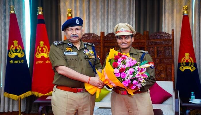 international-women-cricketer-and-member-of-indian-womens-cricket-team-deepti-sharma-was-honored-at-the-police-headquarters