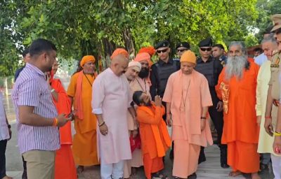 गुरु पूर्णिमा पर गोरखनाथ मंदिर में उमड़ी आस्था, मुख्यमंत्री योगी आदित्यनाथ ने निभाई गुरु परंपरा