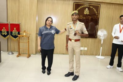 नोएडा पुलिस के खिलाड़ियों का शानदार प्रदर्शन, पुलिस कमिश्नर लक्ष्मी सिंह ने किया सम्मानित