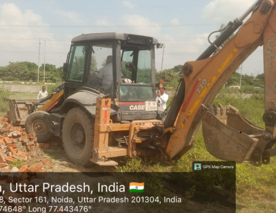 नोएडा सेक्टर-161 में अवैध निर्माण पर चला बुलडोजर, 1200 वर्ग मीटर जमीन कराई गई कब्जामुक्त
