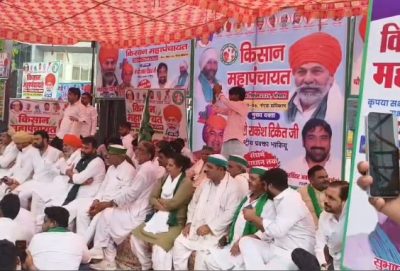ग्रेटर नोएडा में किसानों का जोरदार प्रदर्शन, राकेश टिकैत बोले- मांगें नहीं मानीं तो जारी रहेगा धरना
