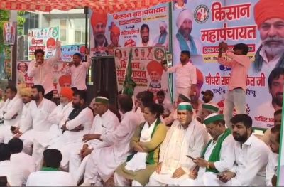 ग्रेटर नोएडा में किसानों का जोरदार प्रदर्शन, राकेश टिकैत बोले- मांगें नहीं मानीं तो जारी रहेगा धरना