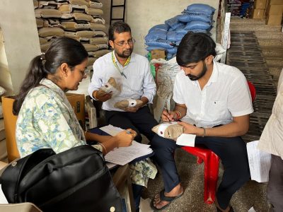 नवरात्रि से पहले गौतमबुद्धनगर में खाद्य विभाग की छापेमारी, मूंगफली-साबूदाना समेत घी सीज