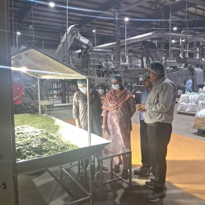 नवरात्रि से पहले नोएडा में खाद्य विभाग की छापेमारी, 10 खाद्य नमूने जांच के लिए भेजे