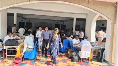 मेरठ खंड स्नातक-शिक्षक एमएलसी चुनाव: गौतमबुद्धनगर में पोलिंग पार्टियां रवाना, 23 अक्टूबर को मतदान